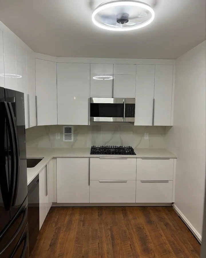 Renovated kitchen with quartz countertops in Notre Dame